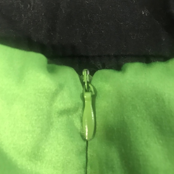 Green & Black Satin Corset-Style Sleeveless Top - Picture 6 of 12